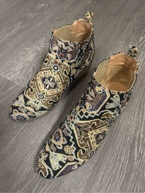 American Eagle Outfitters Tapestry Pattern Ankle Boots in Black and Gold